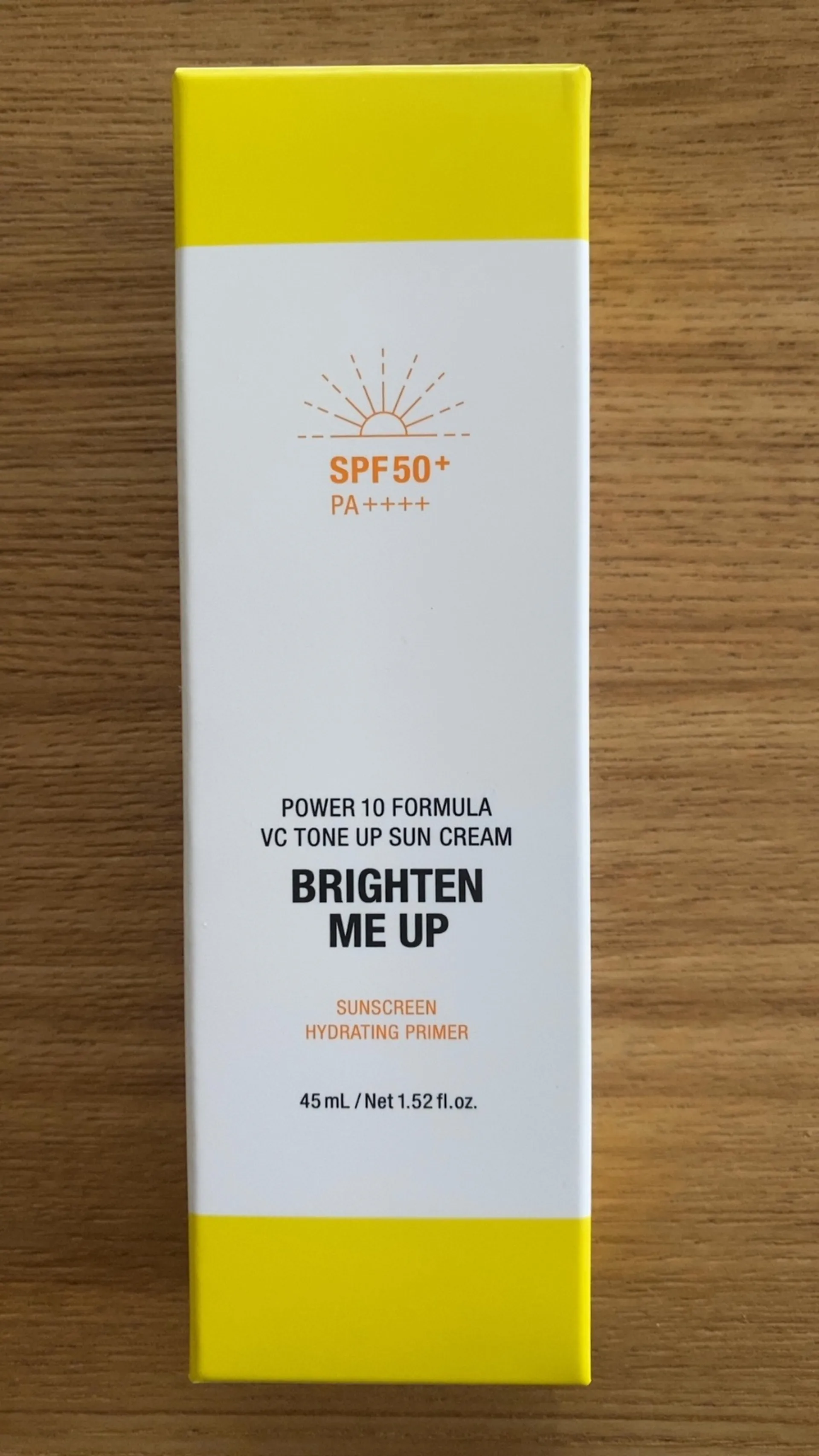 Это Skin Power 10 Formula VC Tone Up Sun Cream Brighten Me Up SPF 50+ PA++++, фото 1 из 6