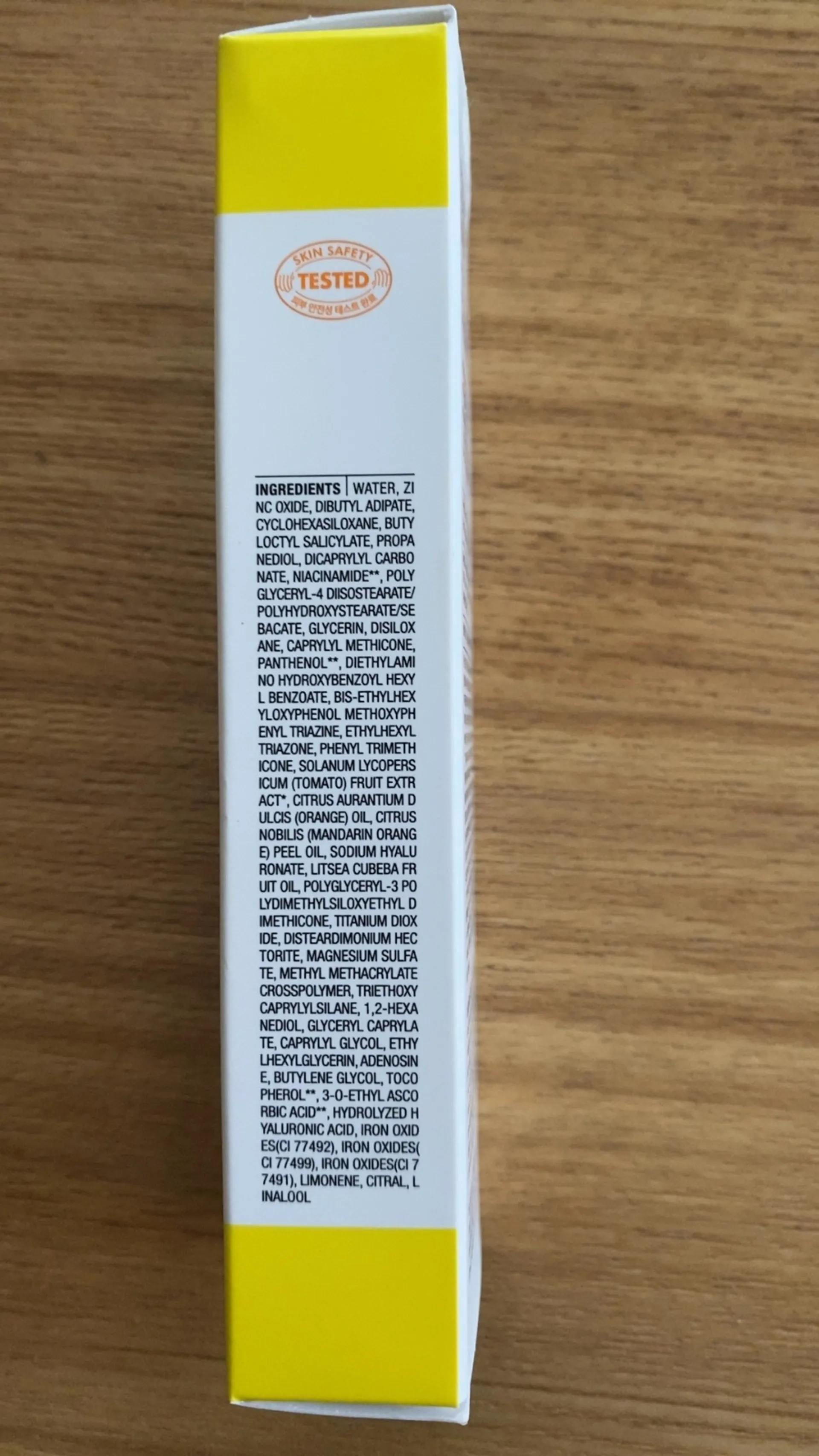 Это Skin Power 10 Formula VC Tone Up Sun Cream Brighten Me Up SPF 50+ PA++++, фото 2 из 6