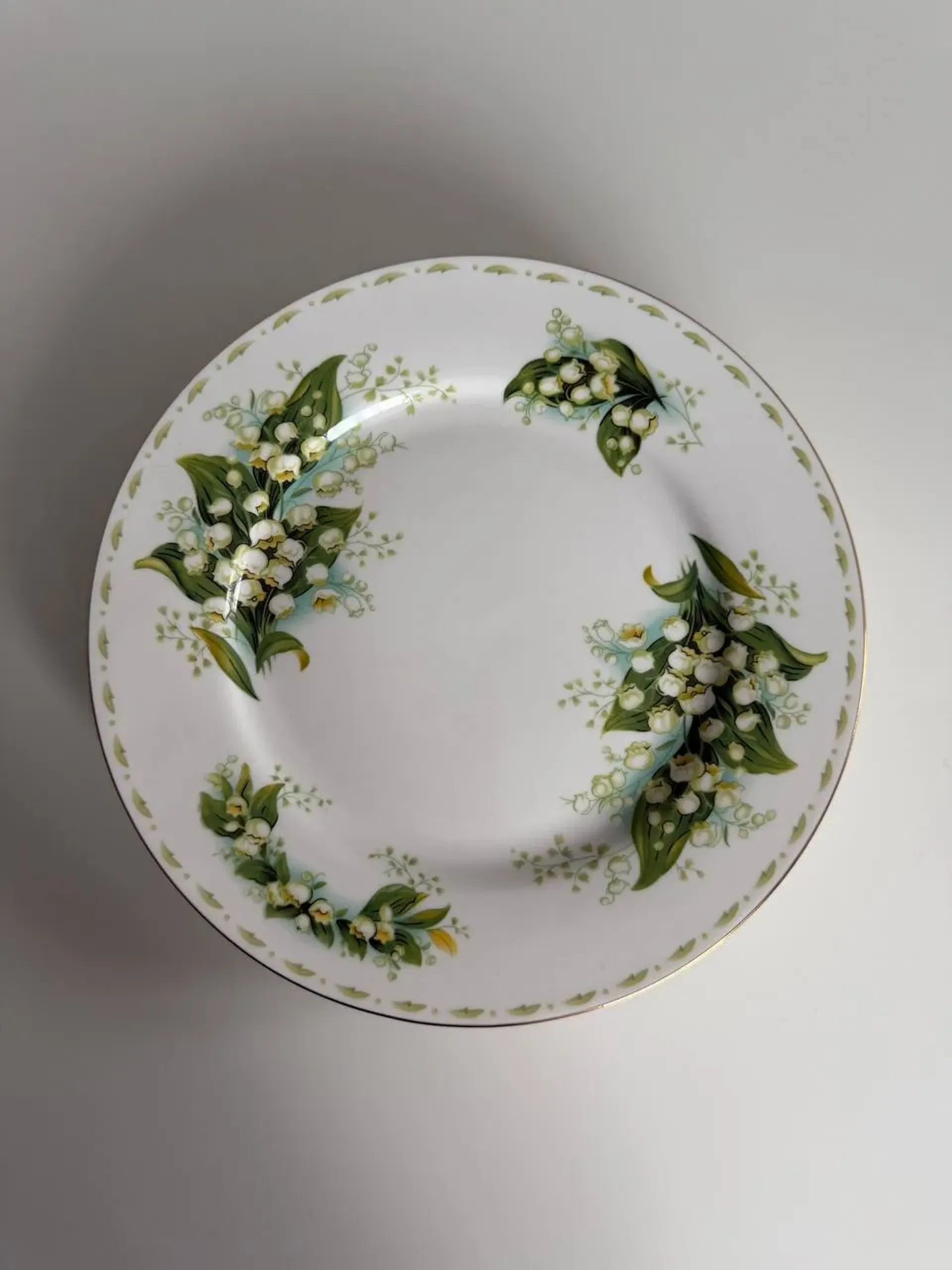 Eleganti Kieli šķīvji no smalka Somijas porcelāna., 1. fotoattēls no 2